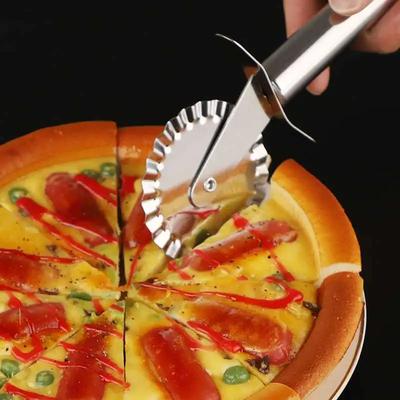 Pomůcky na pečení pizzy – Nože na pizzu