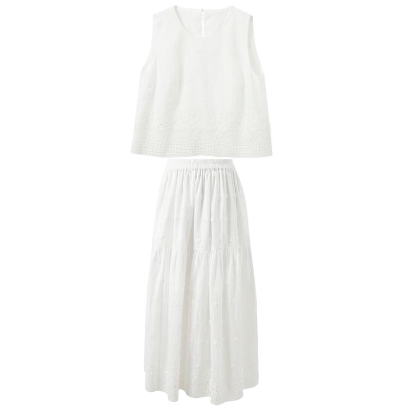 

SanCai Embroidered Sleeveless Top and Skirt Set M