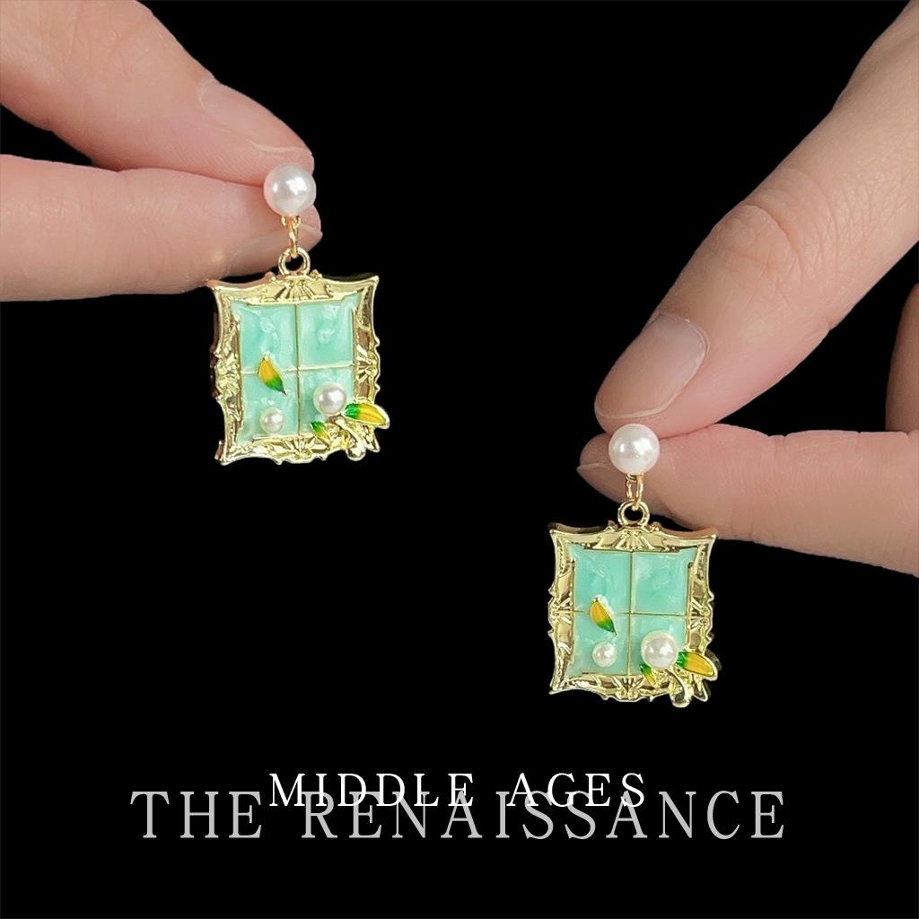 

French retro green oil painting flower earrings light luxury literary earrings women