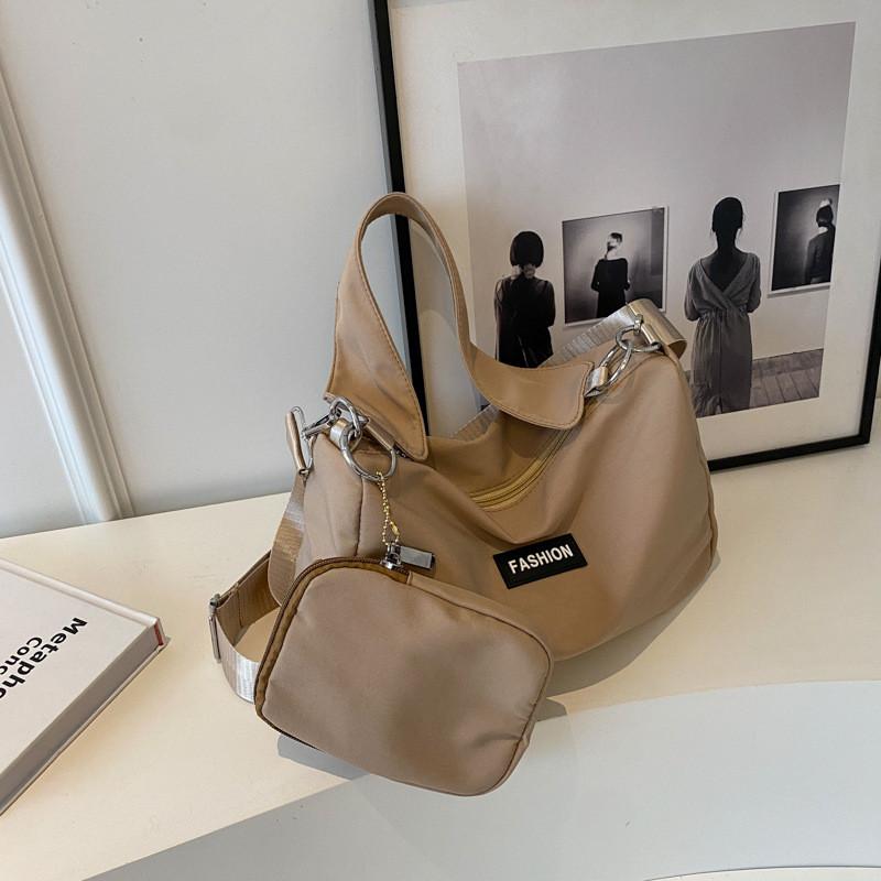 

Versatile Spacious Tote Bag For Women Chic Minimalist Shoulder Bag Perfect For Commuting хакі