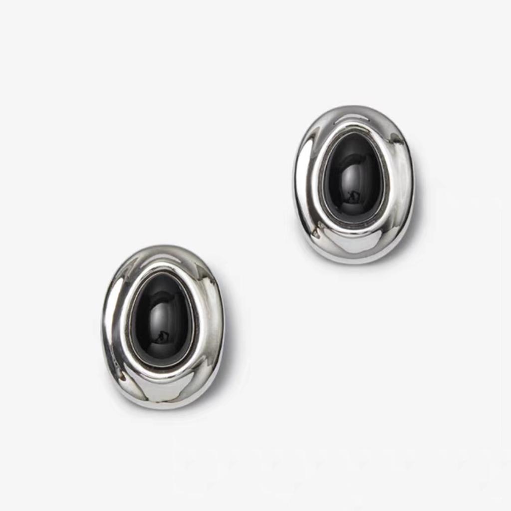 French Retro Niche Irregular Oval Black Agate Unique S925 Silver Needle Earrings Light Luxury High-End Earrings Women