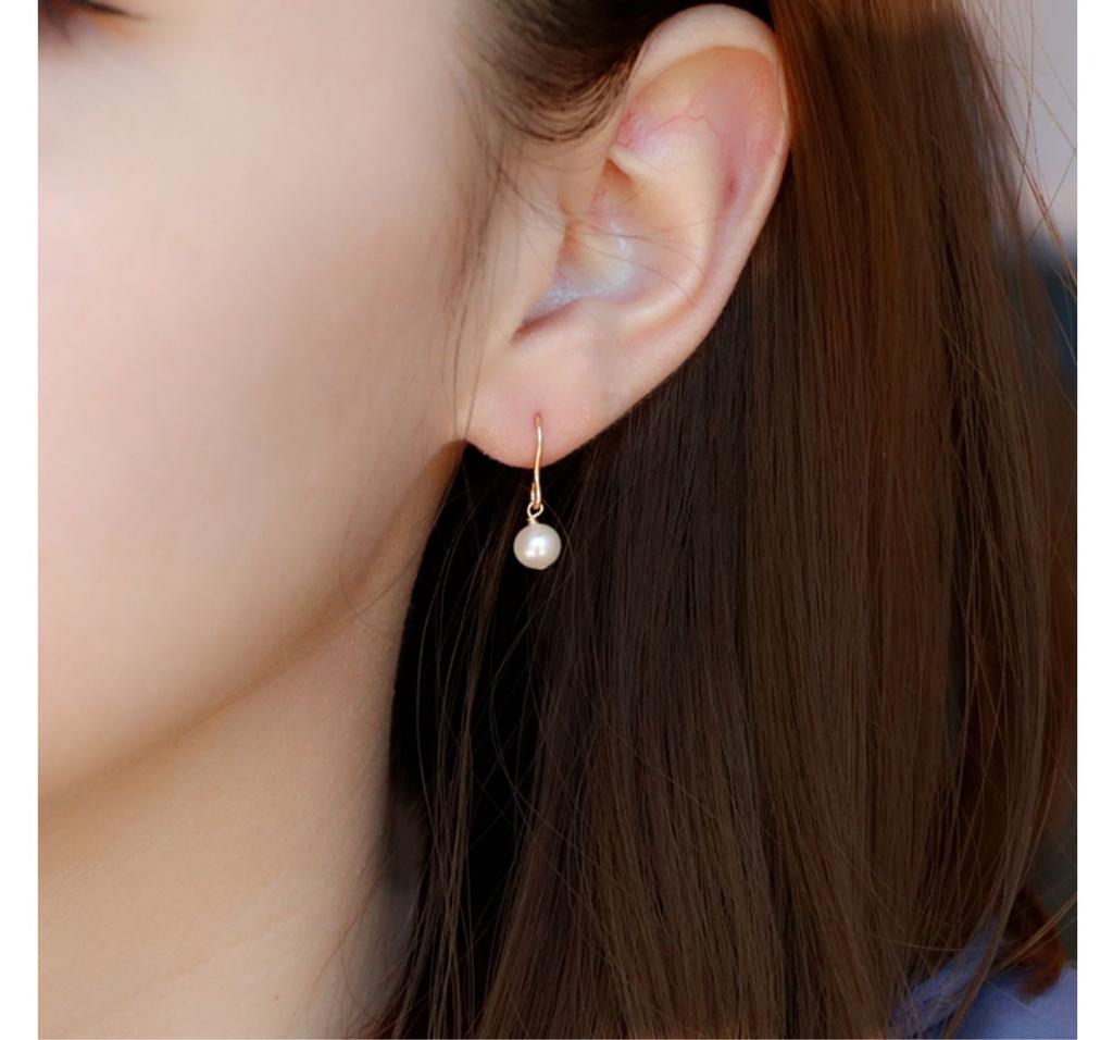 Feedback, natural freshwater pearl earrings, stud earrings, 14K gold-wrapped earclips, niche design earrings, women's earrings.