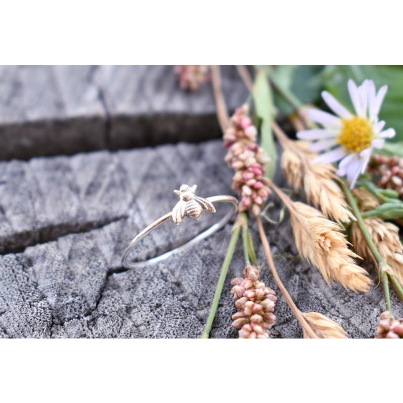New European and American Creative Ring Trendy Card Cute Cartoon Flash Diamond Little Bee Womens Ring
