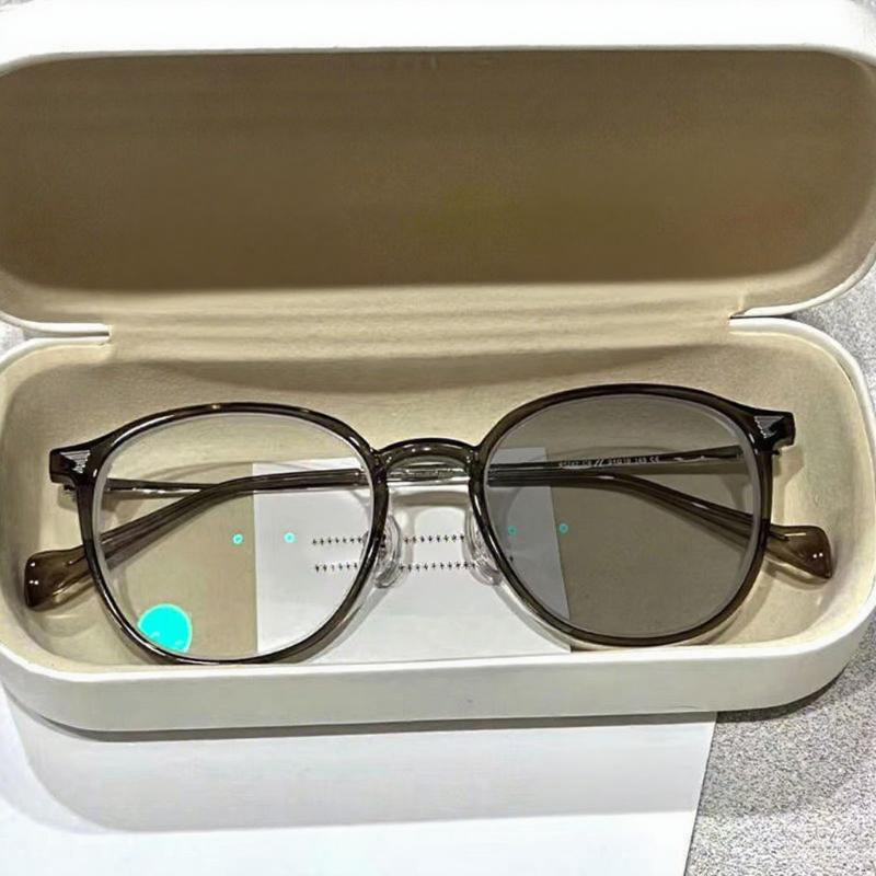Fashionable Large Frame Circular Photochromic Myopia Glasses Men's and Women's Retro High-definition Anti Blue Light Glasses