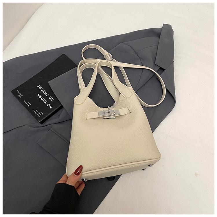 

Модная маленькая женская сумка 2025 новый летний универсальный мессенджер популярная сумочка сумка-ведро