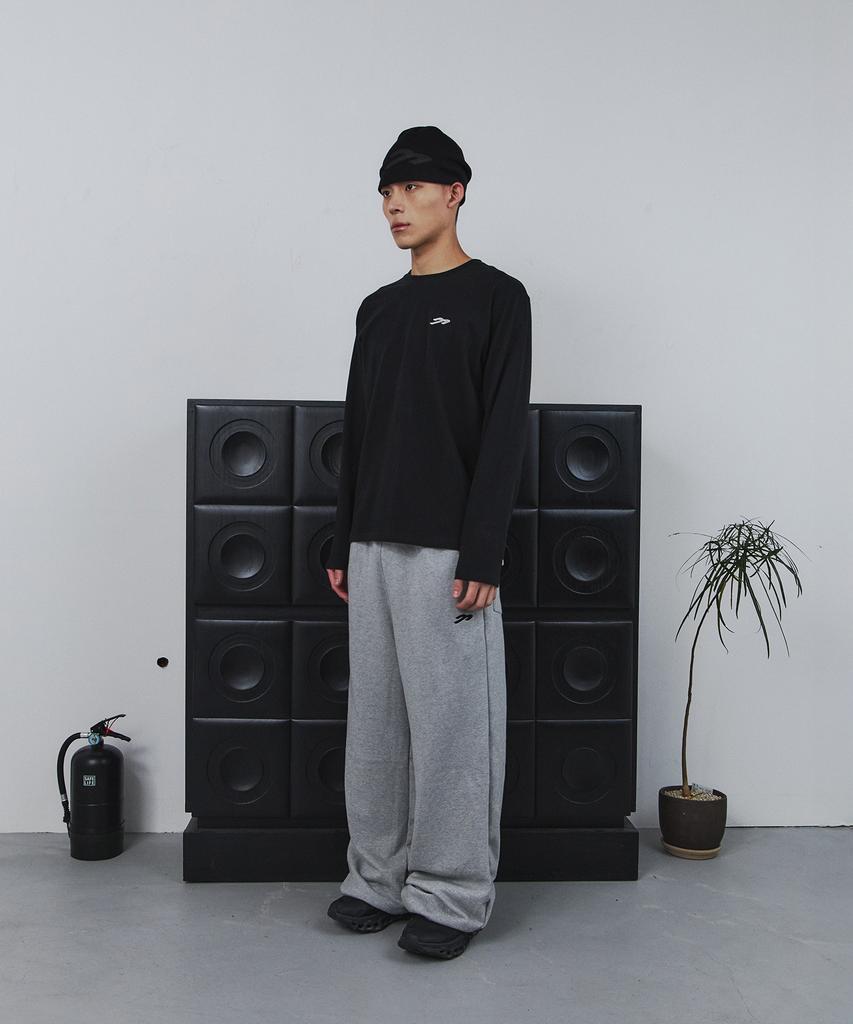 Tansanmageunesyum Pony Hotfix Long Sleeve (Black)