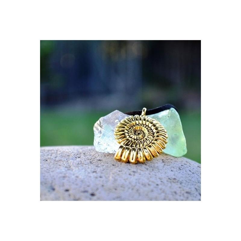 Ocean Shell Charm Necklace With Alloy Pendant For Fashion Women And Men