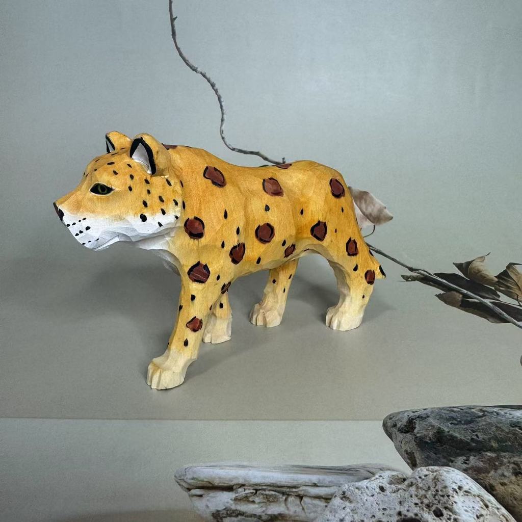 Wooden Animal Carving Decor Set With Handcrafted Art For Desktop Display And Gift Giving