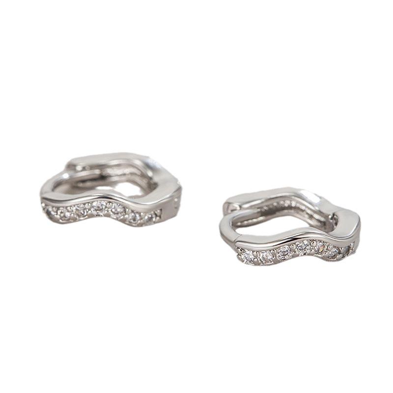 2023 Trendige Unregelmäßige Verdrehte Ohrringe für Frauen: High-End Kalter Stil