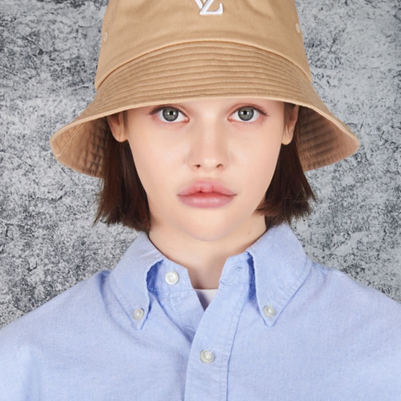 

VARZAR 3D Monogram Color Bucket Hat Beige FREE