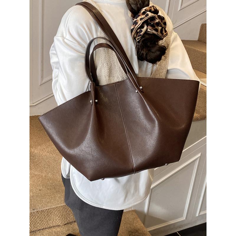 Stylish and Simple Casual Large-capacity Bag 2026 New Bat-shaped High-value Portable Shoulder Bag for Women