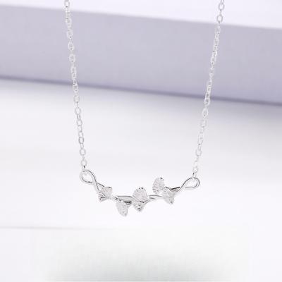Aprikosenblatt-Halskette für Damen, frisches und schlichtes Temperament, in kalter Wind, Blatt-Halskette, Geschenk für Damen
