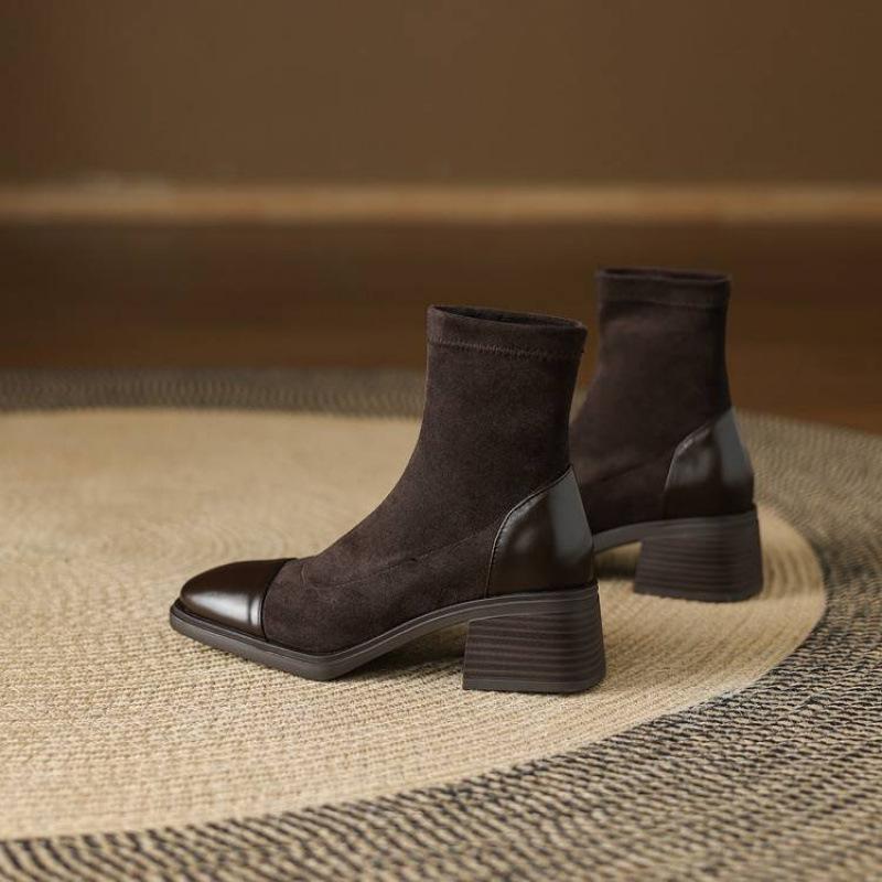 Korean version of large size rubber sole solid color Martin boots comfortable sleeve middle heel women's boots square head autumn and winter new m