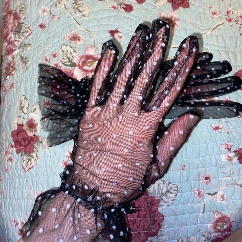 1 Pair Lace Gloves Fashion Autumn Summer Women Short Tulle Stretchy Lotus Leaf Sheers Flexible Mesh Gloves Full Finger