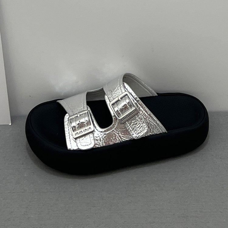 Thick-bottomed one-word cool slippers women's 2025 summer new outer wear fashionable versatile stepping on shit feeling casual beach slippers tide