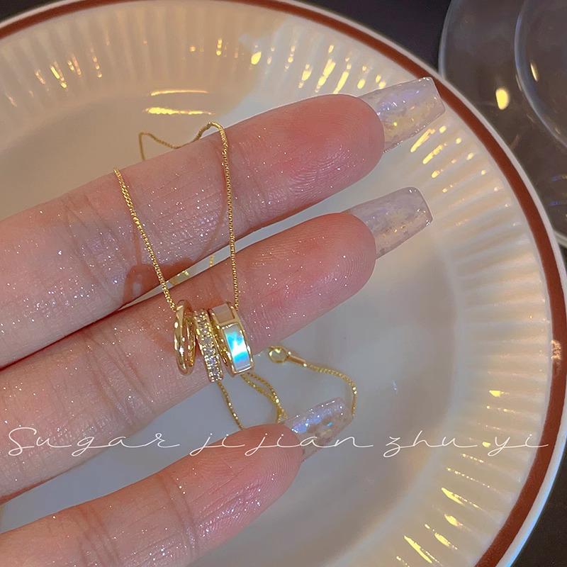 SUGAR Super Fairy Mother-of-Pearl Light Luxury Women's Clavicle Necklace