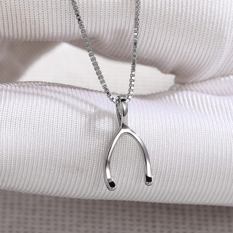

Cao Shi Oumei T Series Minimalist Herringbone Wishbone Necklace for Women