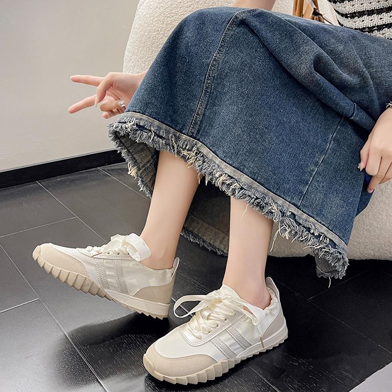 Frühling Neue Satin Allround-Joggingschuhe für Damen Weiche Sohle Rutschfest Vintage Passende Farbe Schuhe
