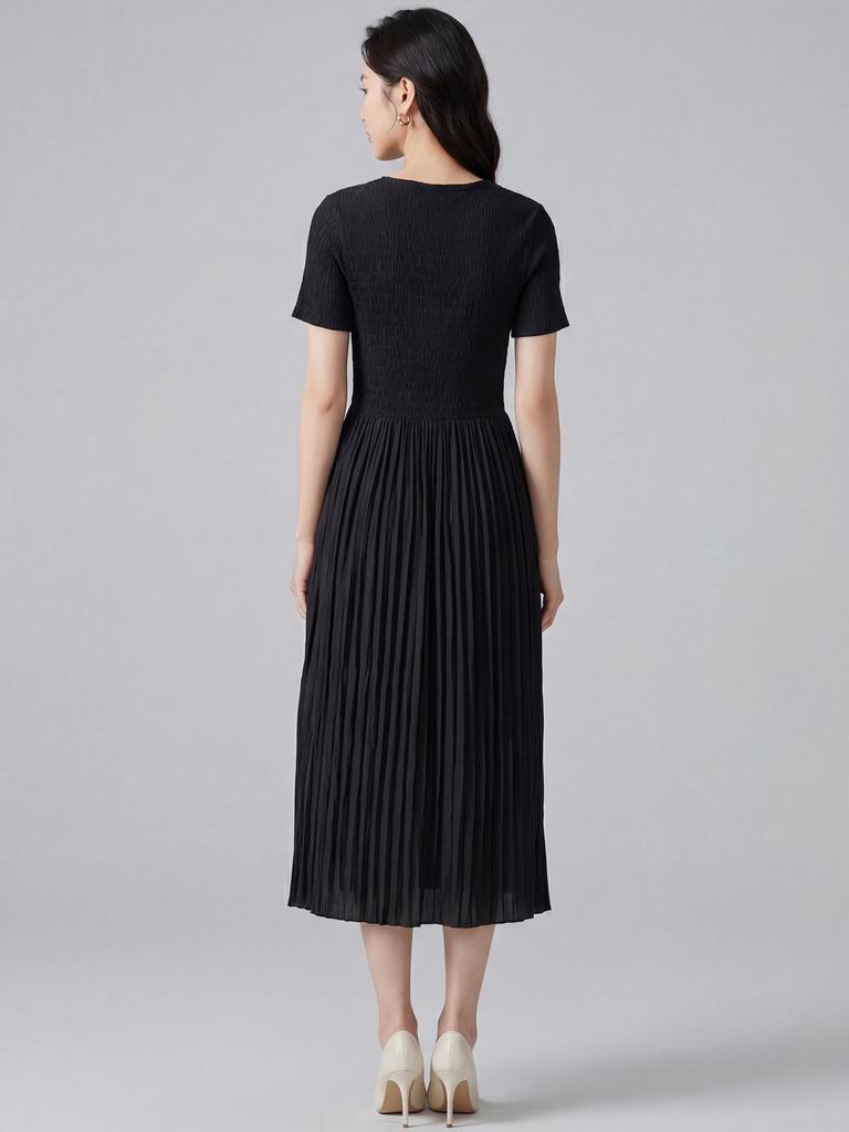 2026 Women's Summer A-Line Dress: High-End, Solid Color, Round Neck, Short Sleeve, High Waist, Slimming Miyake Style.