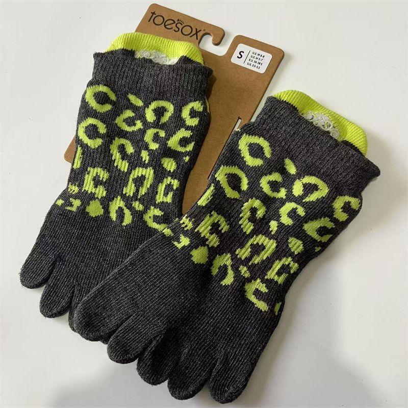 

Носки для йоги Toesox Детские Нескользящие Профессиональные Женские Носки с Пальцами для Пилатеса Носки для Занятий Спортом в Помещении Фитнесом Танцами Йогой s(35.5-38.5) code