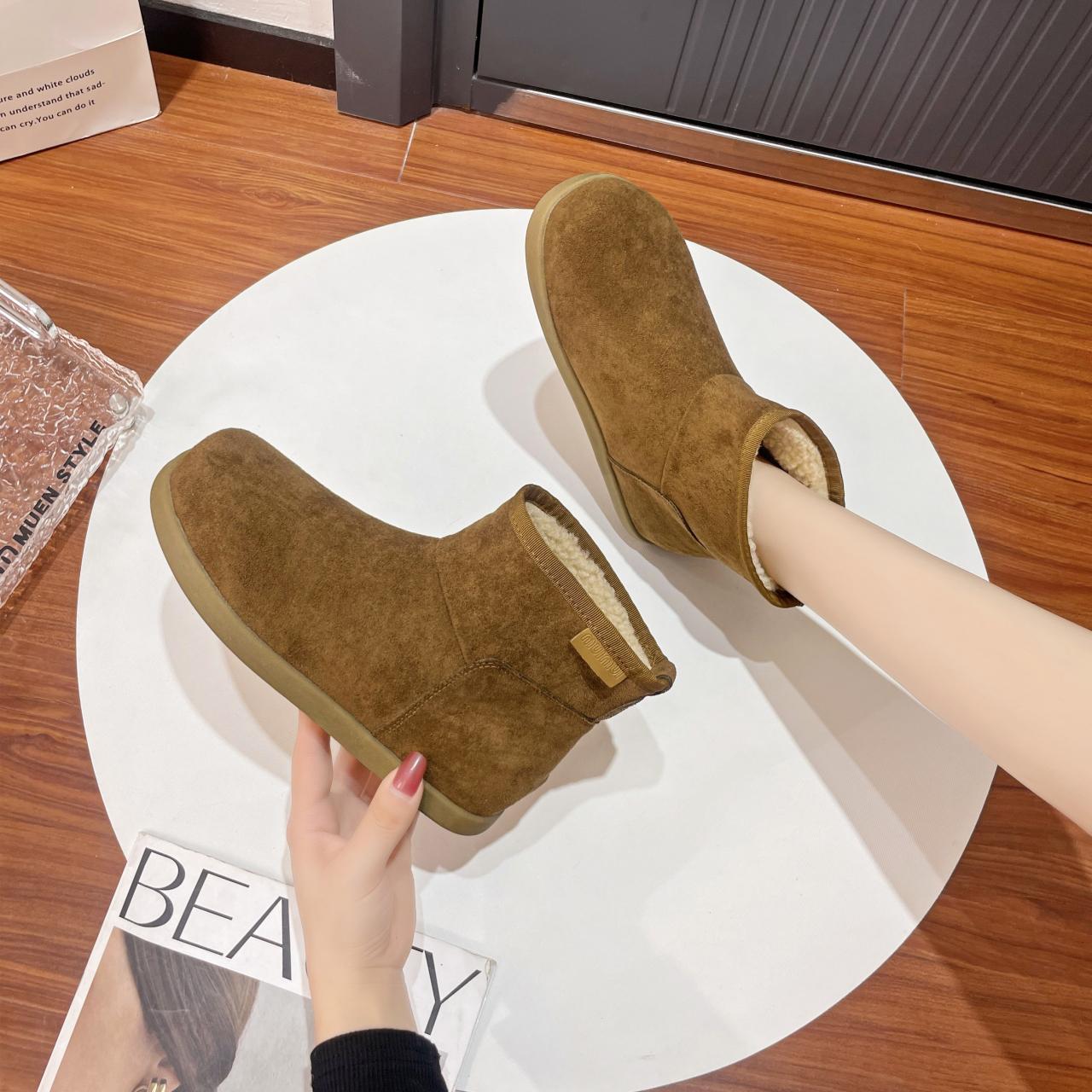 

Замшевые балетки женские ботильоны для снега модные теплые плюшевые хлопковые туфли на низком каблуке прогулочные ботинки женские 2025 трендовые ботинки Chelsea Femme 35