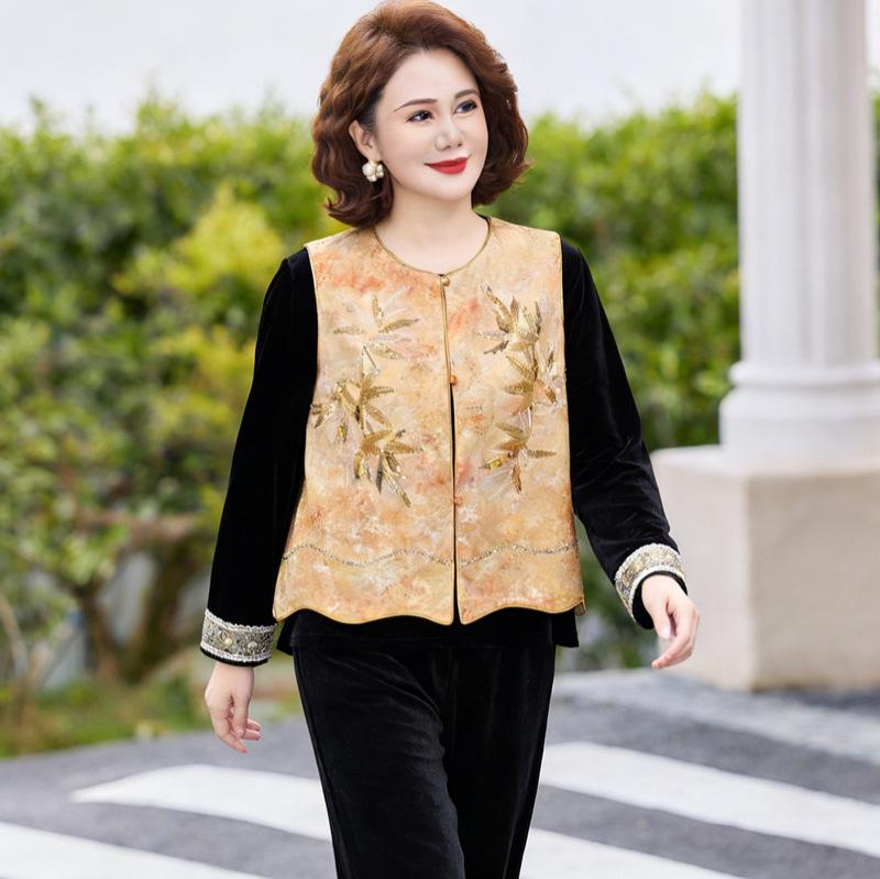 

Stylish New Chinese Style Gold Velvet Suit for Middle-Aged Women: Spring & Autumn Vest and Top 4XL (135-150 jin)