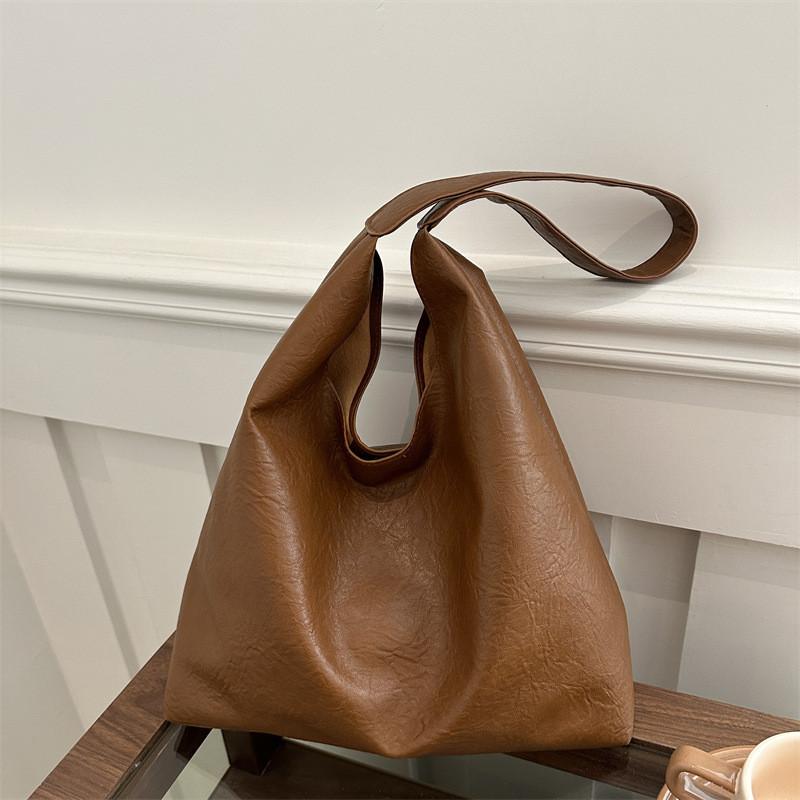 Street Style Tote Bag With Pu Material And Magnetic Closure For Daily Use