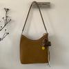 Retro, Fashionable and Casual Tote Bag, A Stylish and Trendy Large-capacity Commuter Single-shoulder Bag for Autumn