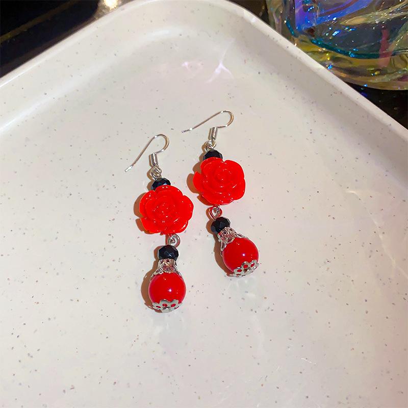 

Simple silver needle pearl love earrings high sense niche temperament earrings sweet versatile earrings wholesale women