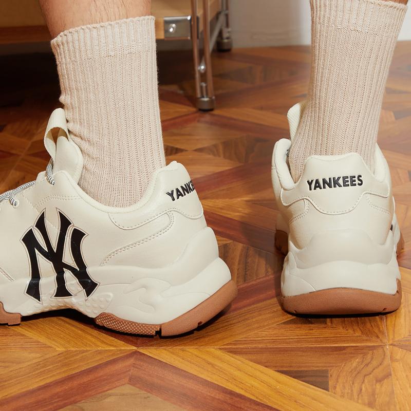 MLB Basic Yankees Beige White Navy Sneakers 3ASHBNA3N-50CRS
