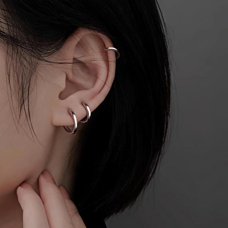 Simple Hoop Earrings - Niche Design with A Sophisticated Touch. High-end Hoop Earrings for Women. Circular Ear Ornaments.