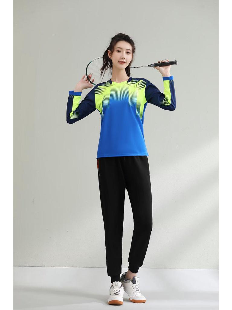 Herbstliche Sportjacken und grüne Badminton-Wettkampfanzüge für Paare; Kaufoptionen für Studentengruppen verfügbar