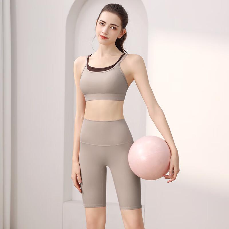 OEING Women s Sports Bra & Capri Pants Set