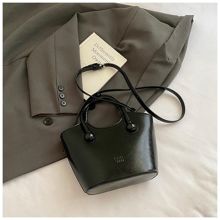 

Нишевые сумки женские весна лето 2025 новые повседневные сумки-мессенджеры популярные сумки-ведра