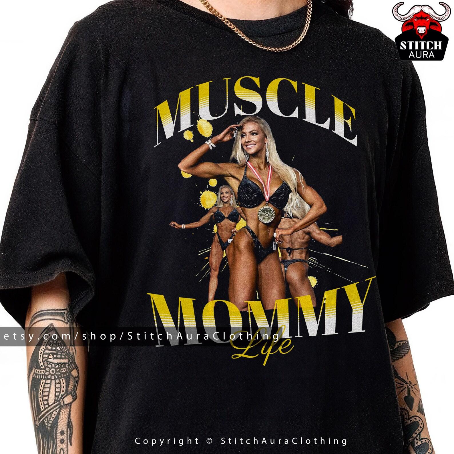Muscle Mommy Gym T-Shirt,Oversized Fitness TShirt for Women,Gym Mommy Tee,Retro Muscle Mommy Gym Shirt,Bodybuilder and Weightlifting Gift 3XL