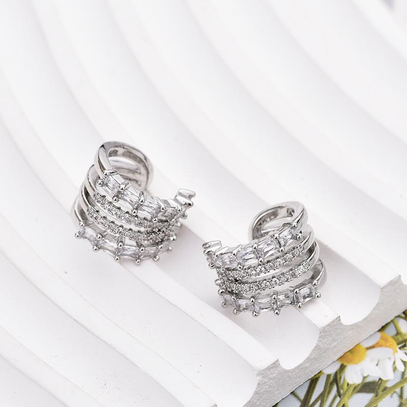 Fashion Layered C Shape Ear Clip Earrings Woman Cartilage Fake Piercings Ear Cuff Zircon Geometric Jewelry Gold Silver Color