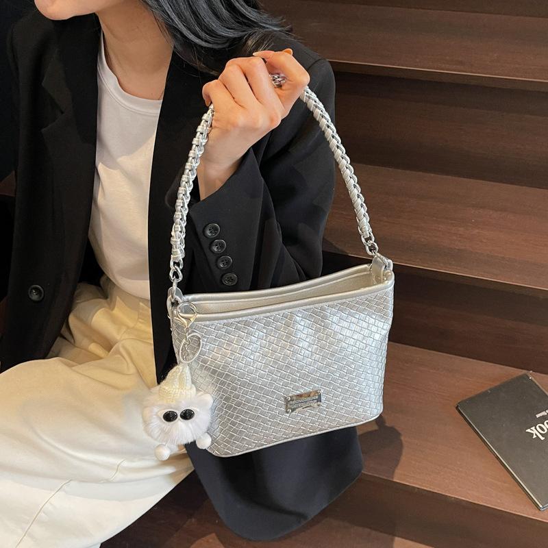 

Super fire small bag women s spring and summer 2025 new niche design messenger bag women s popular bucket bag this year серебряный
