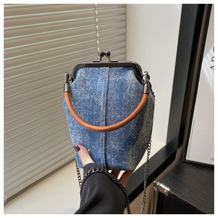 2025 new denim literary large-capacity chain lock vertical portable messenger mobile phone bag