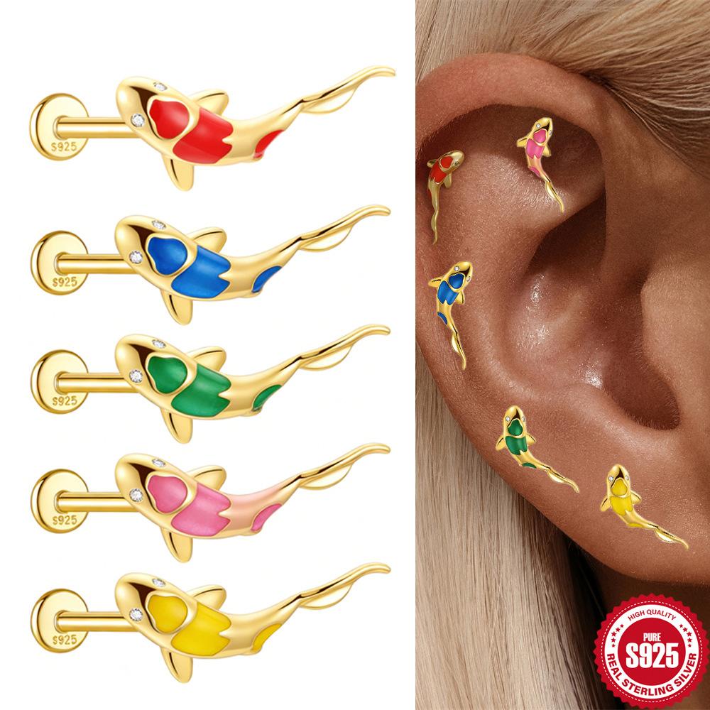 S925 Sterling Silber Diamantbesetztes Koi-Tier Flachkopf Gewinde Piercing Knochennagel Klassische Ohrringe