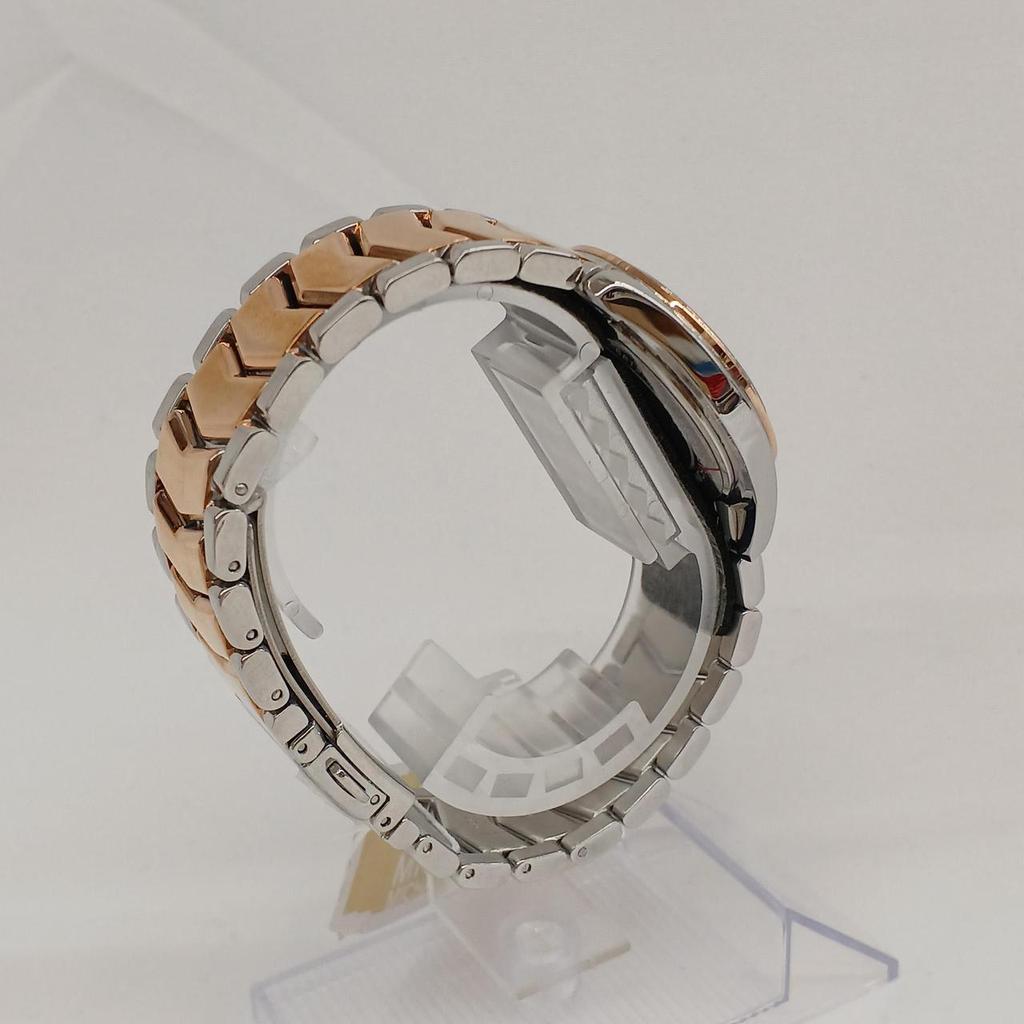 Used MICHAEL KORS MK-6812 quartz watch