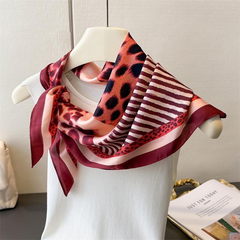 New Paisley Print Silk Scarf For Women Square Hijab Soft Neck Tie Female Fashion Decoration Silk Headscarf 70*70Cm Kerchief