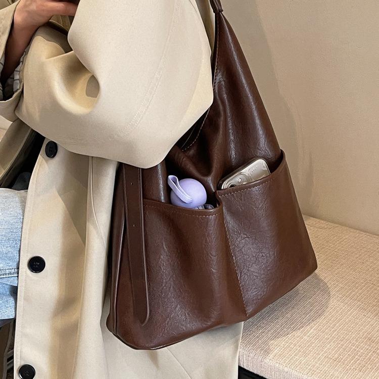 2025 Spring and Summer New Merad Tote Bag Women's Retro College Style Soft Leather Mother and Child Bag Versatile Fashion Shoulder Water