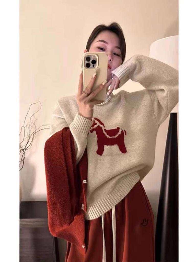 Stylish Red Knit Pullover: Age-Defying, Loose Fit, Soft & Cozy for Autumn/Winter