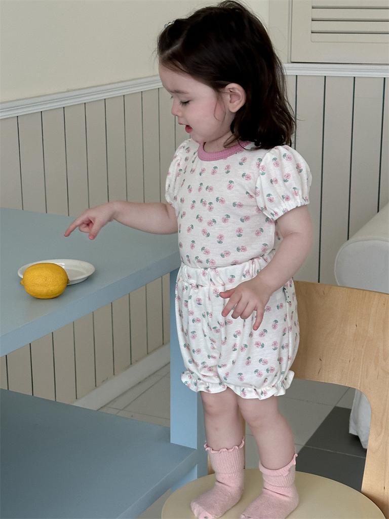 Niedliches Sommer-Pyjama-Set für Mädchen im koreanischen Stil, leichtes Outfit mit floralem Print und Shorts