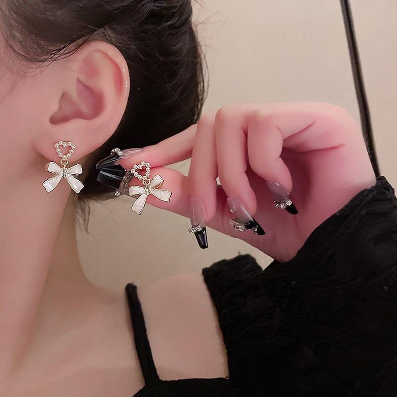 Needle Korean Fashion White Bow Drop Earrings for Women Jewelry Trending New Women's French Pearl Earrings