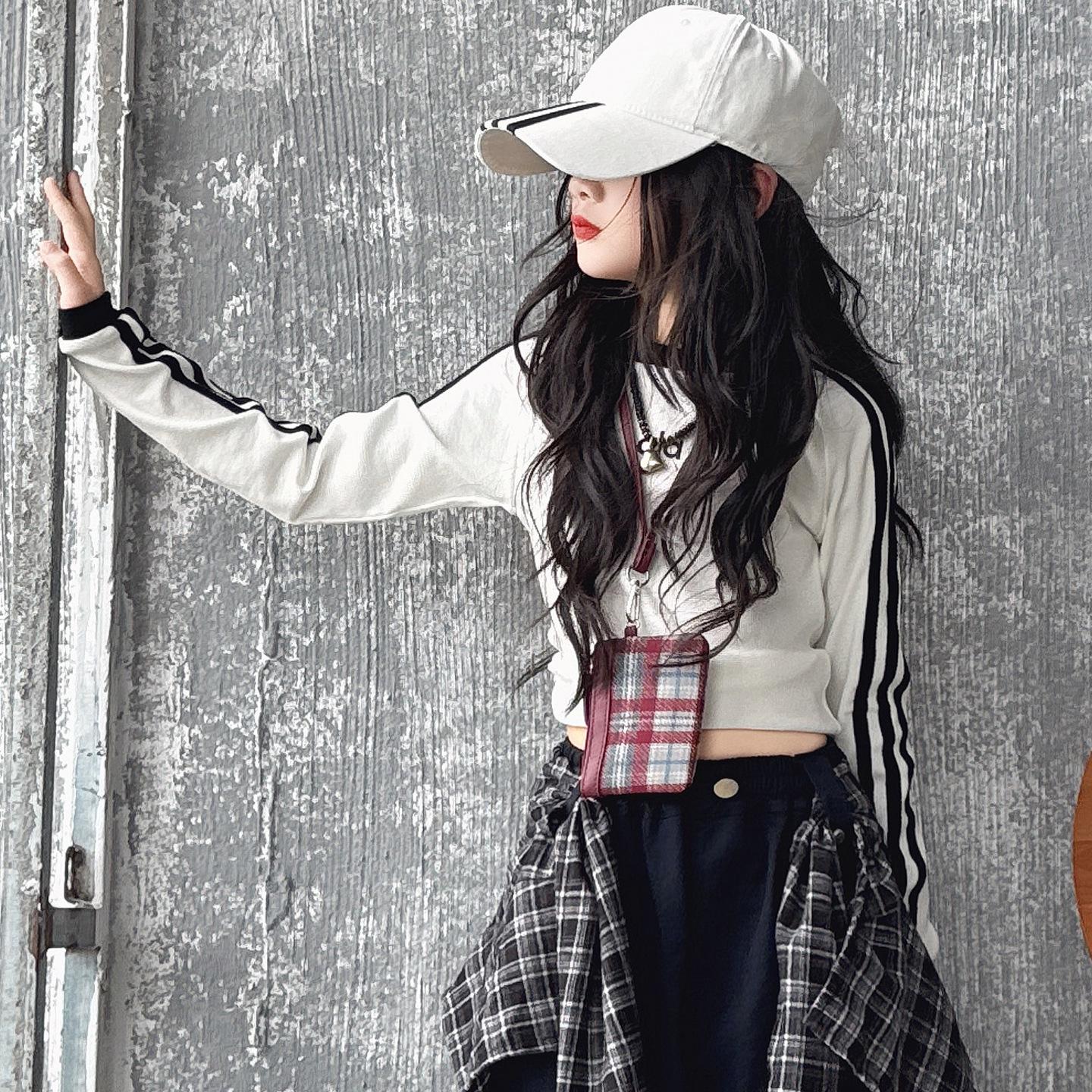 

Комплект для девочек на весну/осень 2025 года: Модный свитшот и брюки карго для учеников средней школы 130 cm