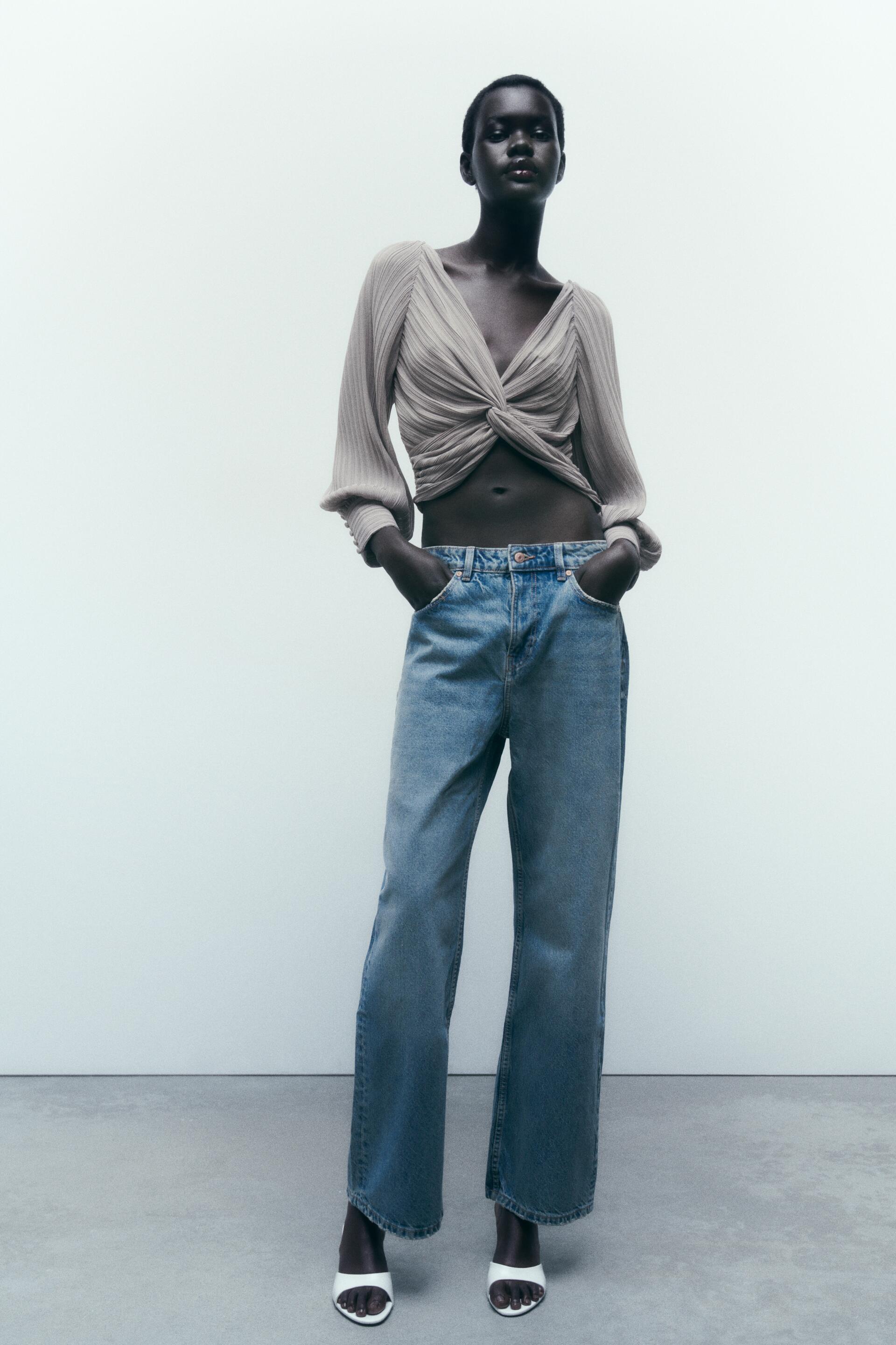 

УКОРОЧЕННЫЙ ТОП С УЗЛОМ