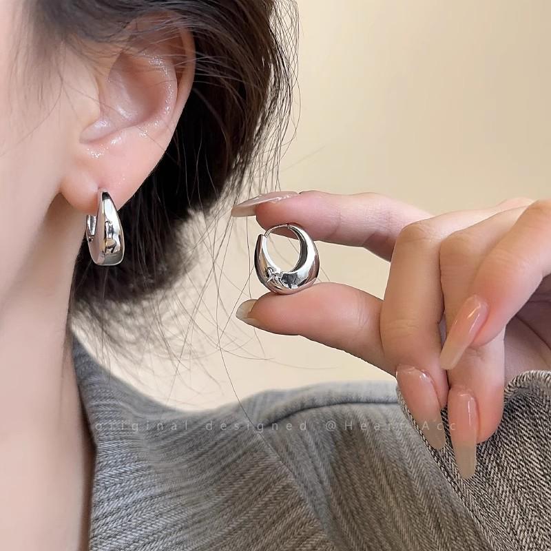 Spicy Girl Vibe: 2025 Sweet & Cool Niche Tassel Earrings - Chic & Slimming Long Design
