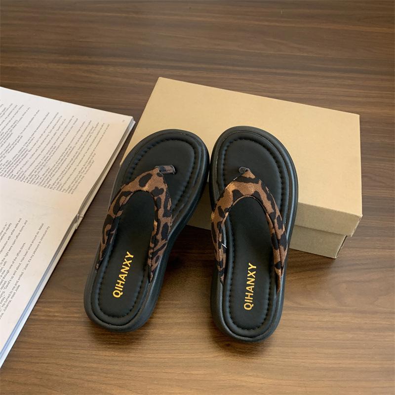 

Шлепанцы на толстой подошве женские туфли носить 2025 новый летний мягкая подошва сандалии пляжные шлепанцы 40