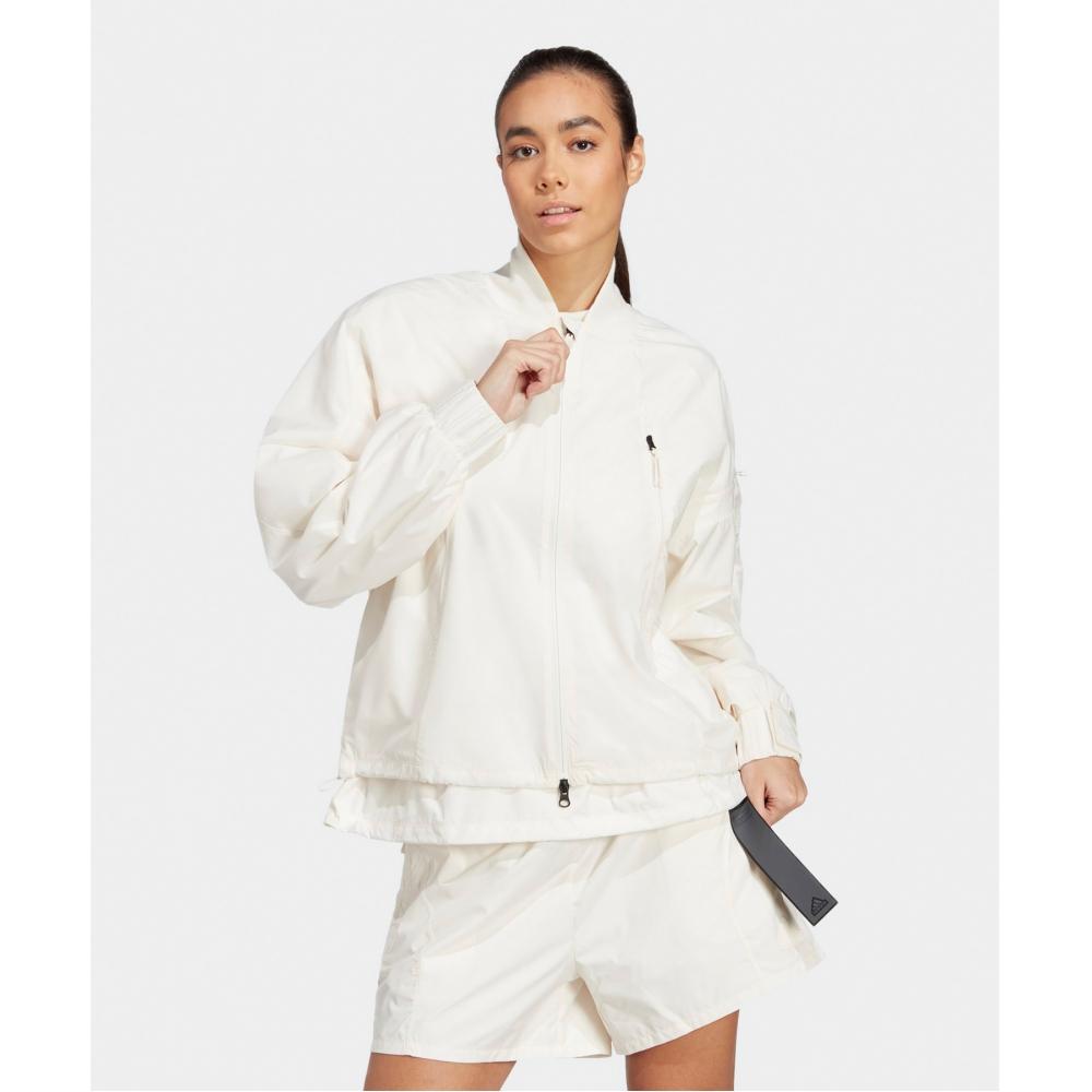 

Спортивная футболка ADIDAS City Escape — белая IA2135